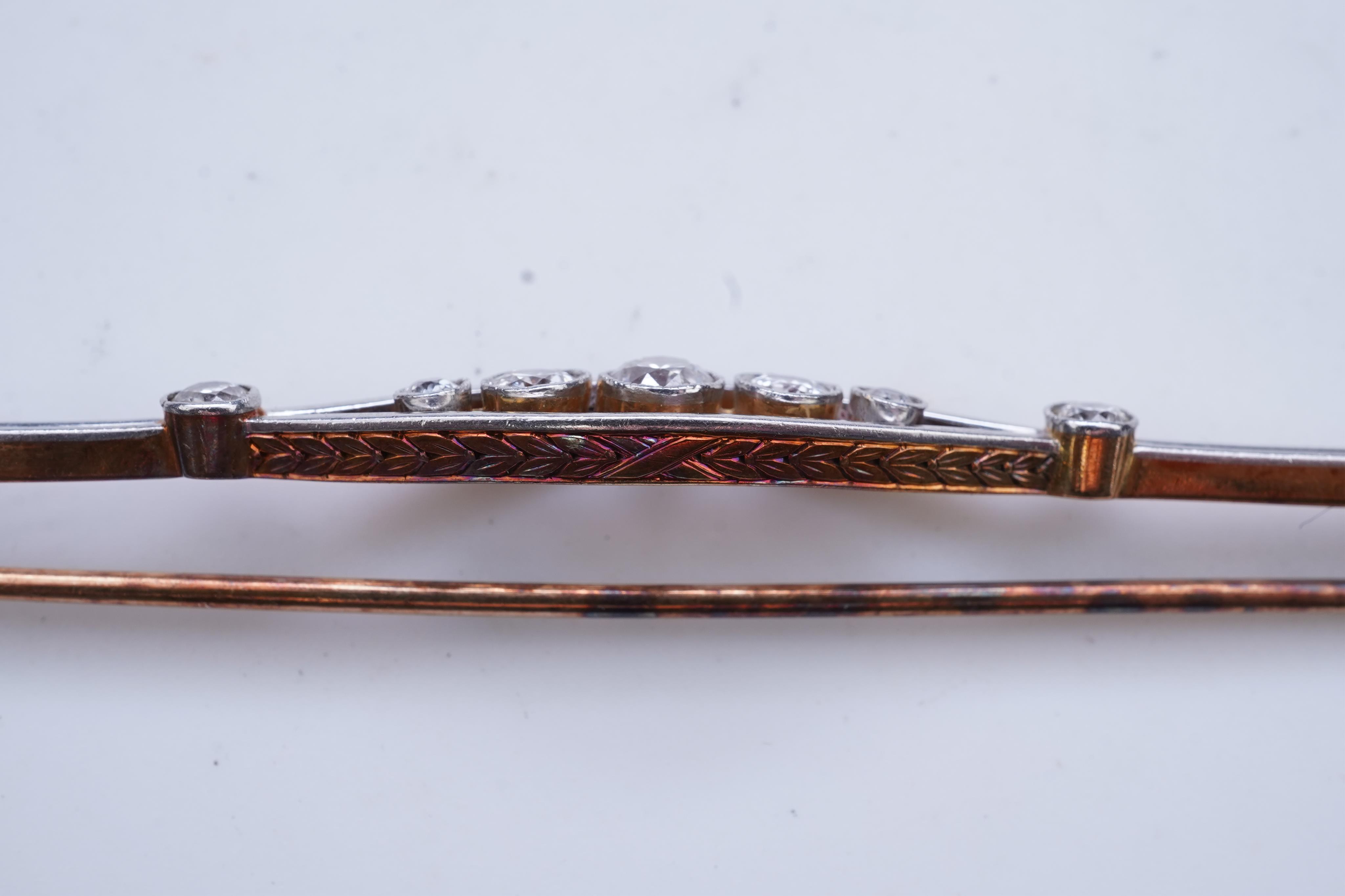 A diamond bar brooch, early 20th century